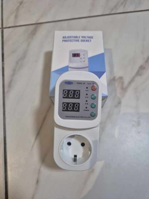Реле напруги в розетку, реле напряжения TOMZN 16A від перепаду напруги