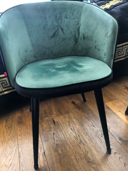 Sprzedam 3 szt fotele do jadalni w kolorze zielonym tył czarny