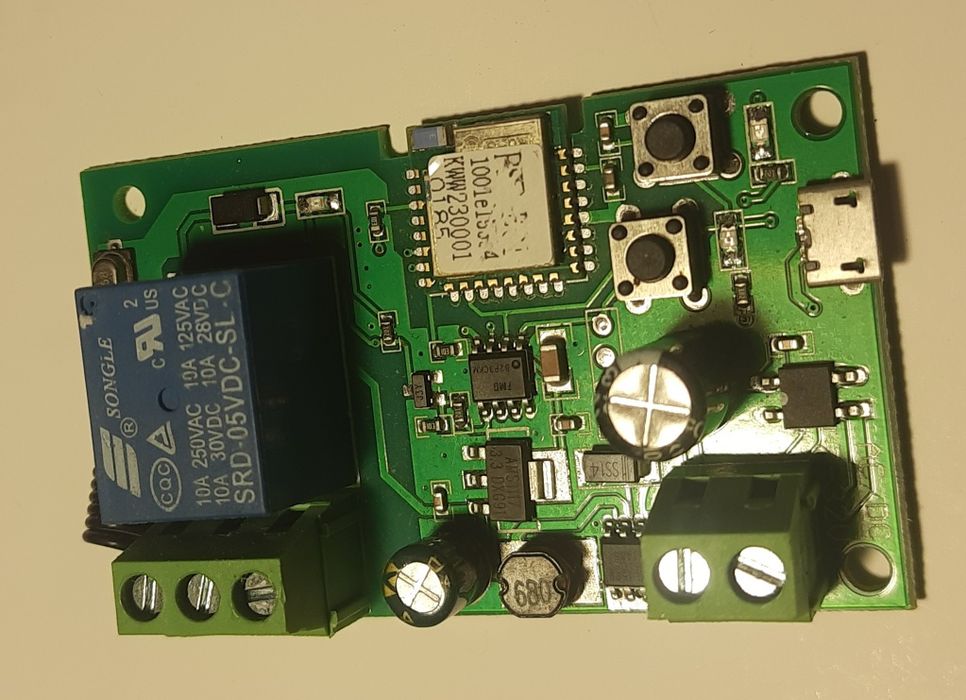Sonoff moduł włącznika Wi-Fi + sterowanie z pilotów 433 MHz