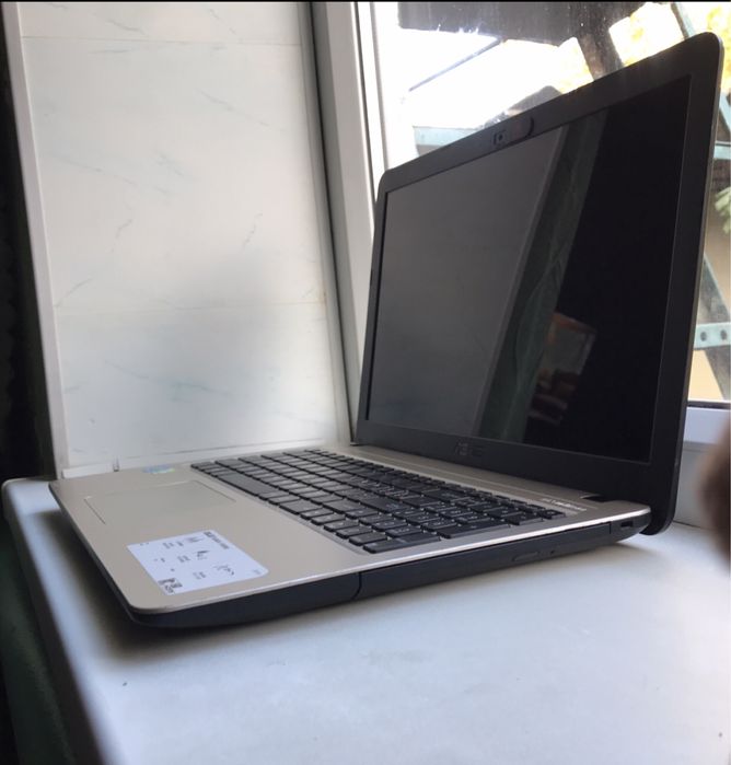 Asus X540L  15,6/8Gb/1000Gb/Core i3/ NVIDIA GT 920M (2Gb)