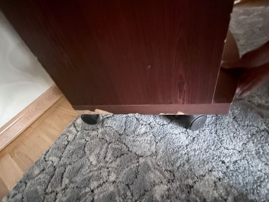 Тумба на колесах