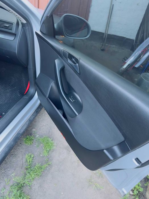 Авто Volkswagen Passat B6 2010