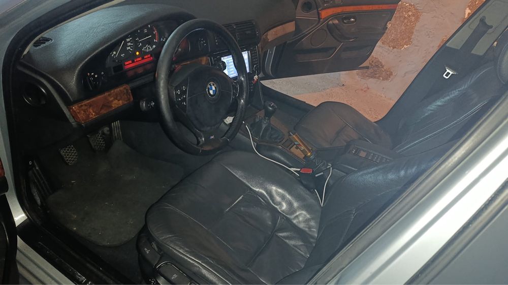 Vendo BMW e39 525 tds em bom estado