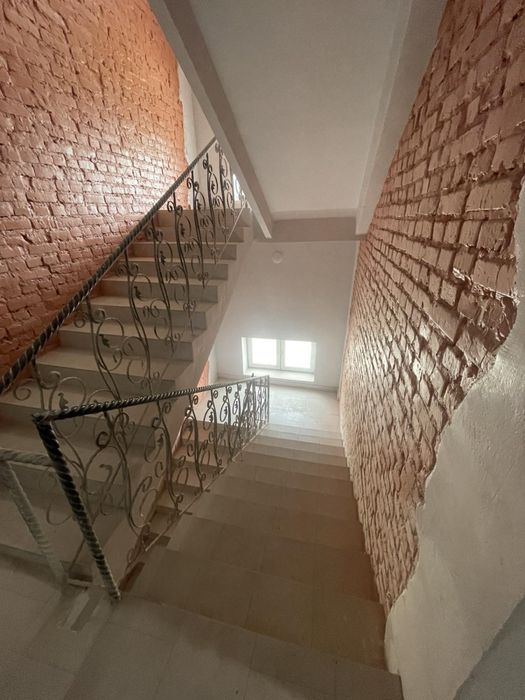 Чудова ,однокімнатна ,простора квартира у Великому Олексині.