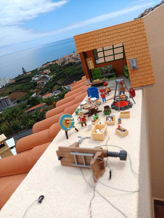 PLAYMOBIL Family Fun Camping Lodge Family Fun 9152!!