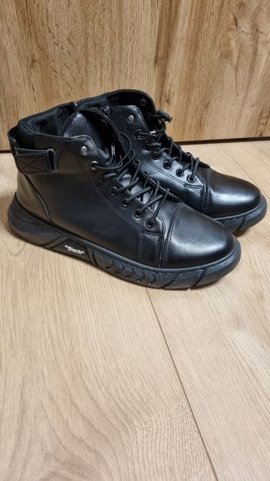 Sprzedam nowe buty, rozmiar 43.
