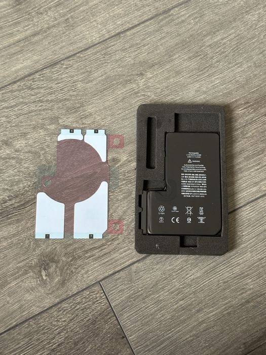 Акумулятор iPhone 12 Pro Max