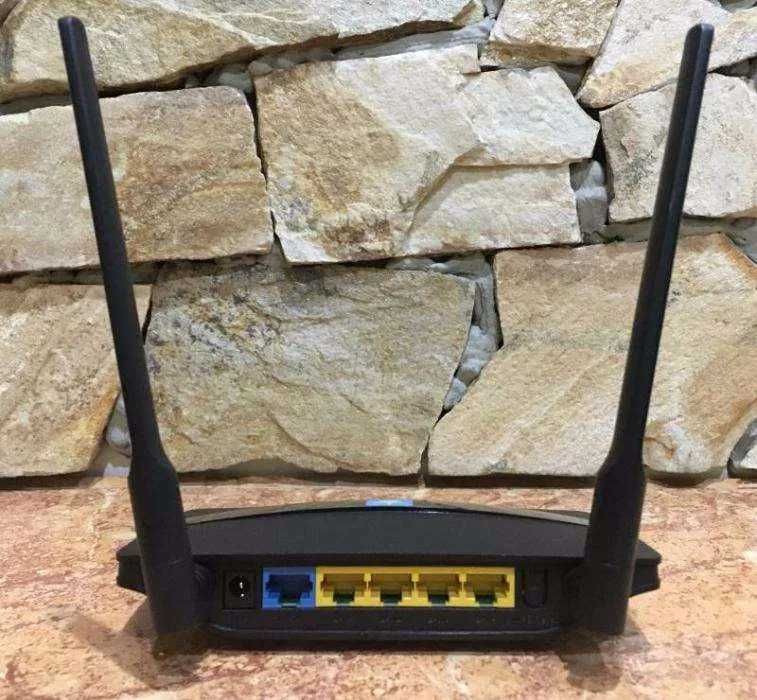 Продам Wi-Fi роутер Huawei WS319 300 Мбит/с (разблокирован)