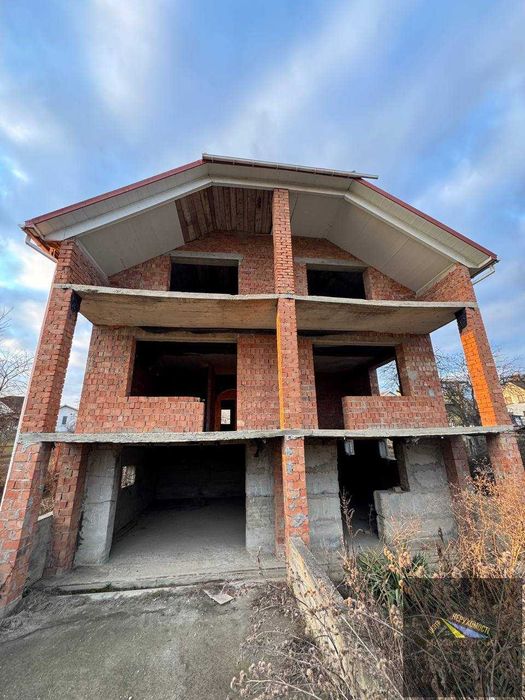 Будинок-коробка в р-ні «Епіцентру»