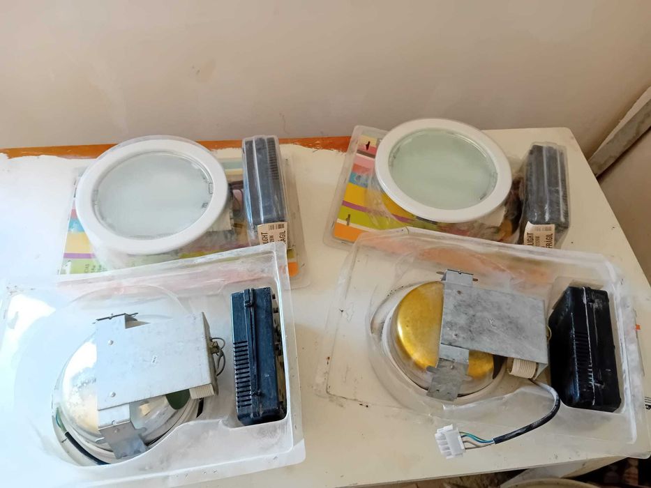 Plafon teto embutir com balastro embutir. Novo