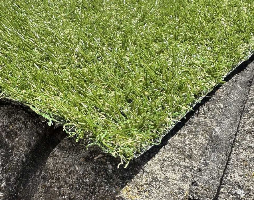 Штучна трава в різних ширинах