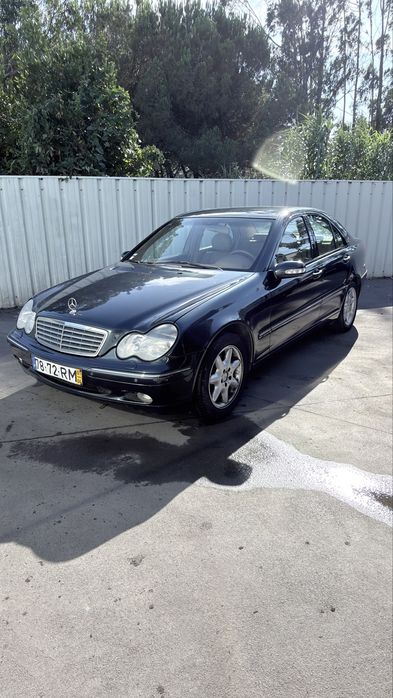 Mercedes-Benz Classe C 270 — fotografia 4
