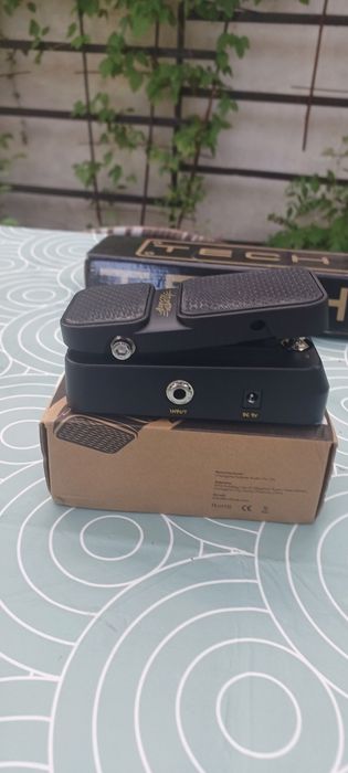 Efekt gitarowy wah wah=volume