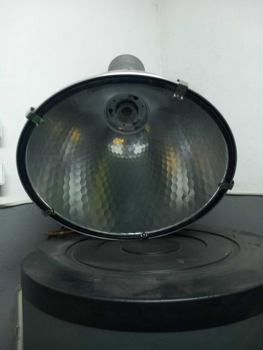 Lampa retro dobra do podkreślenia miejsca