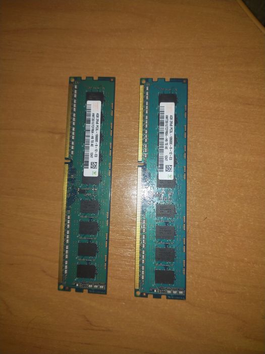 Продам оперативну пам'ять,ddr 3 дві плашки на 4гб ,разом є 8