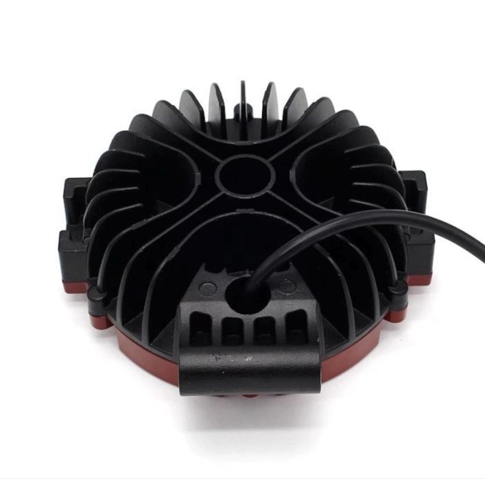 Farol LED 51W c/ acessórios de montagem