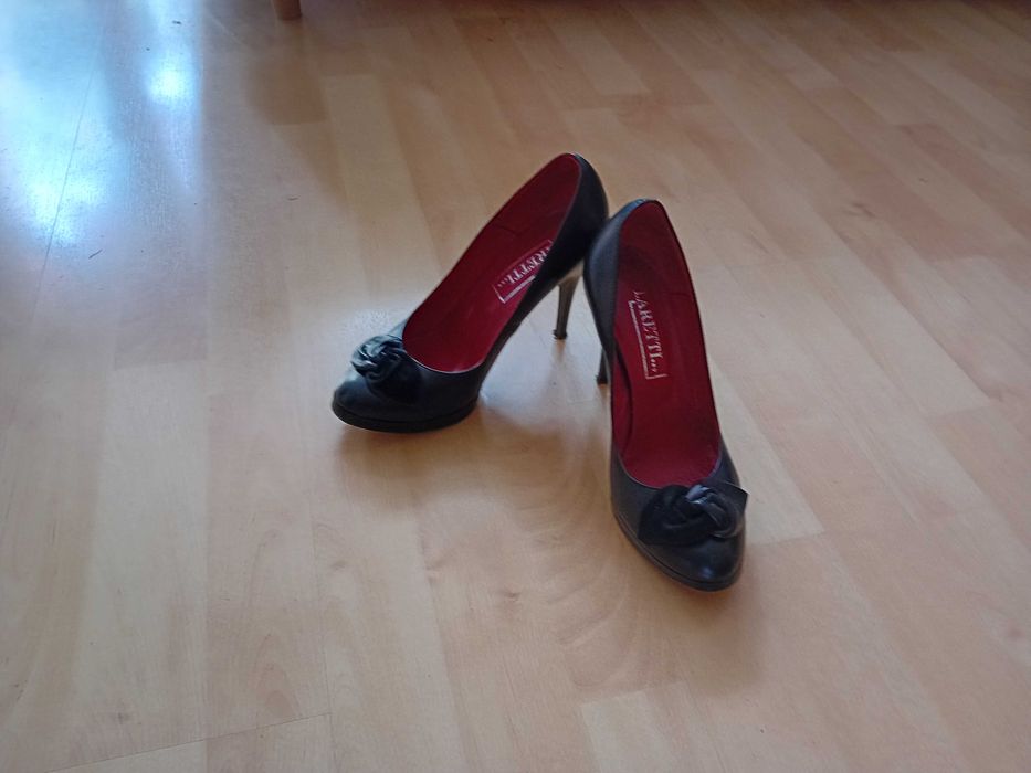 Czarne szpileczki na platformie rozmiar 38