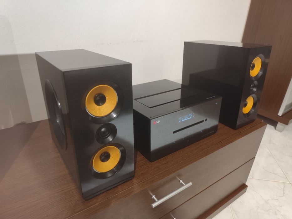 LG  micro Hi-Fi System – Óptimo estado + Comando