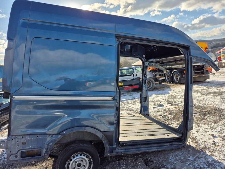 Tył karoserii z dachem L2 H3 Ford transit mk8 lift