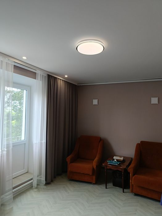 Продам 2 квартиру, меблі, техніка, автономне газове опалення,з гаражем