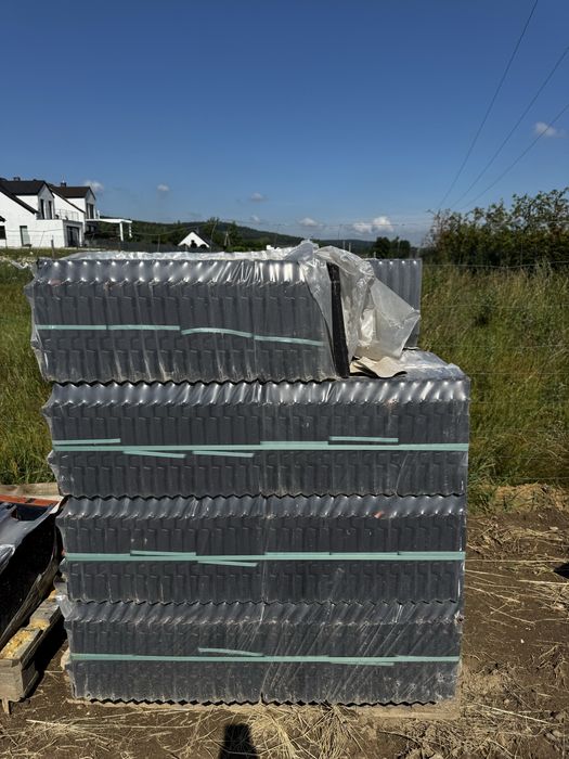 Paleta dachówki ceramicznej plaskiej Dachówka ceramiczna Nibra G10 Pro – czarna angobowana