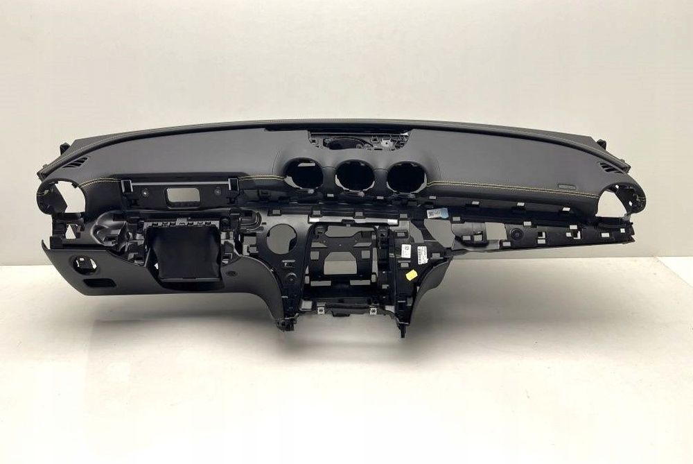 DESKA ROZDZIELCZA KONSOLA MERCEDES C KLASA 206 W206 AMG SKÓRA ŻÓŁTA NIĆ