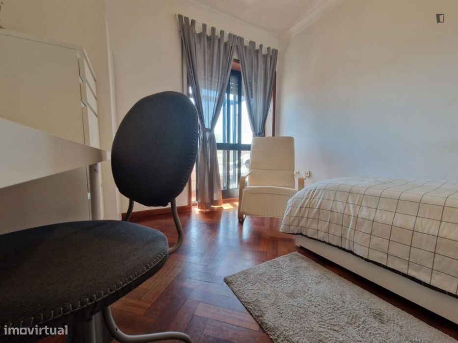 Quarto - localizado em Bonfim Porto