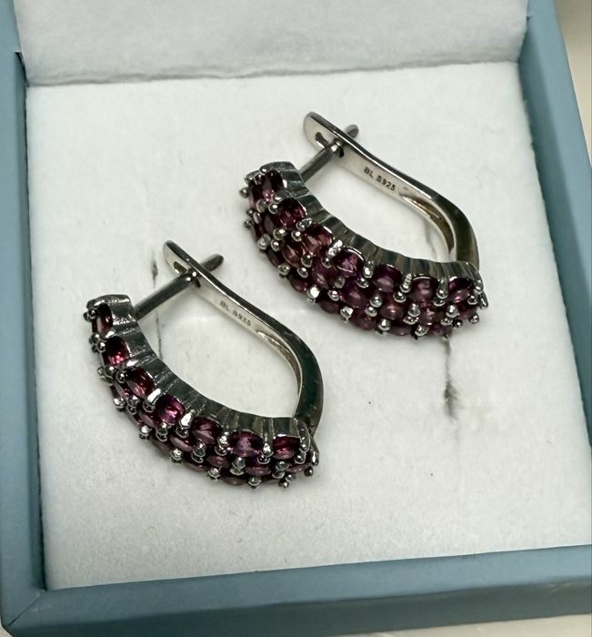 Ювелирные изделия с гранатами