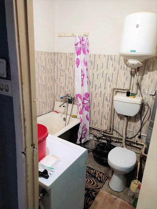 Задається 1 кімнатна квартира м-н Станкобуд вул. Дніпровська б. 2