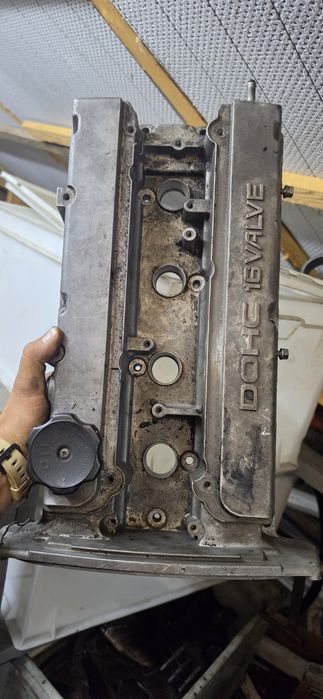 Клапанна кришка Mitsubishi 4G63