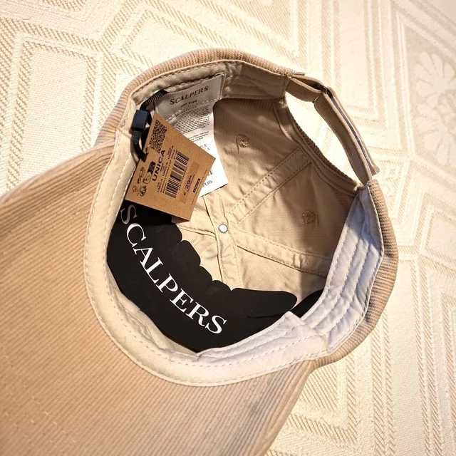 Boné Scalpers em bombazina de cor bege