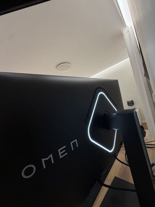 Monitor OMEN 27” 240Hz + RGB + Colunas