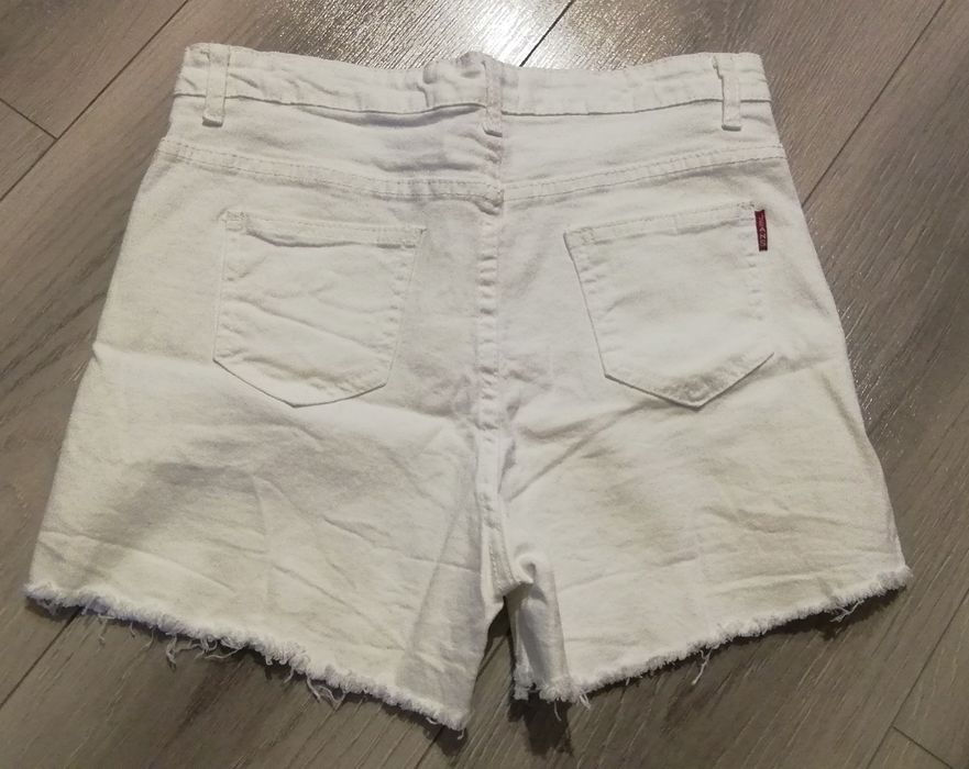 Damsko-młodzieżowe spodenki