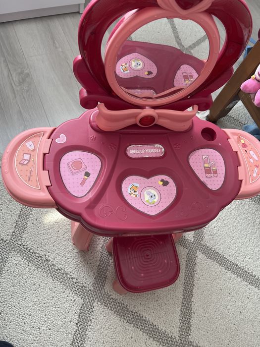 Столик для макіяжу ,туалетний столик