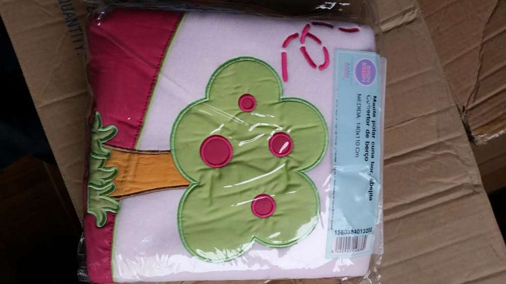 Edredon cama Novo Bolin Bolon colecção Abelhita ( Rosa ) tamanho 70x13