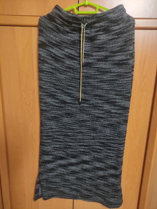 Тепла довга спідниця