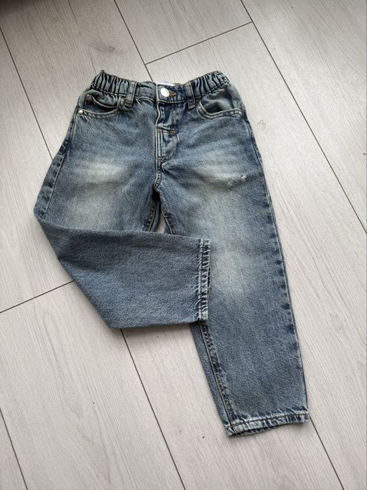 Джинси від бренду Zara
