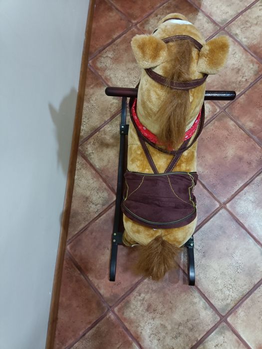 Гойдалка дитяча кінь коричневий з сидінням