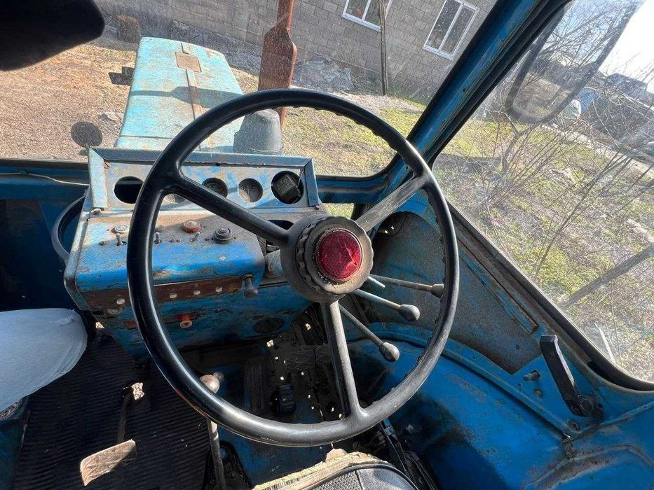 Трактор мтз 82 сільгосптехніка