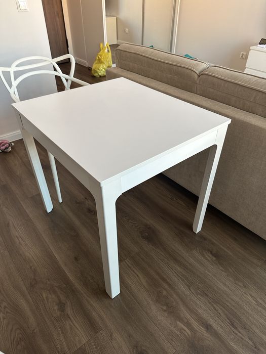 Stół bialy (Ikea)