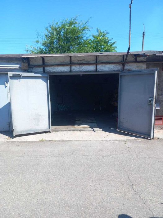 Кап. гараж 24кв.м в центре города. возле Арман Мебель. По ул. Седова.