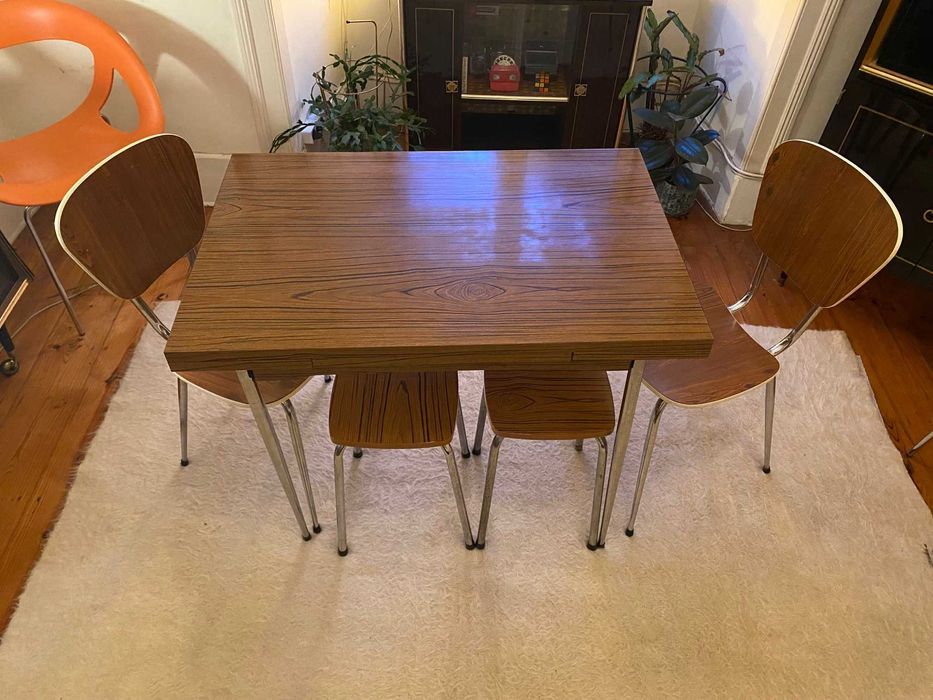 Mesa com Cadeiras e Bancos Fórmica Vintage - Anos 70