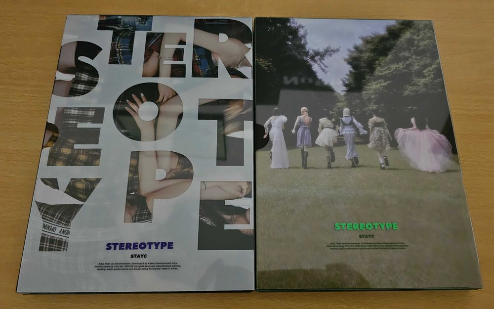 Álbuns STAYC - SO BAD a Teddy Bear