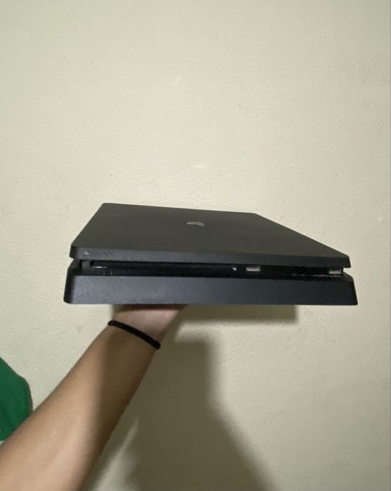 Playstation 4 - Pouco Uso