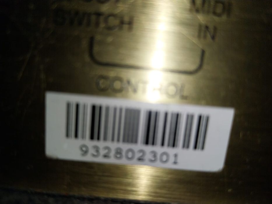 Material de estúdio e guitarra MARSHALL BOSS