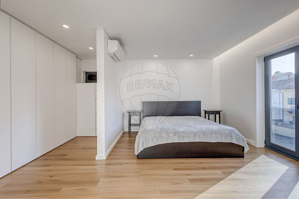 Cama Malm mais 4 gavetões