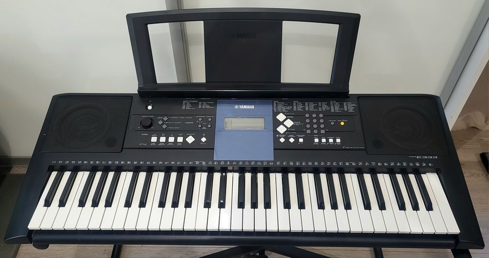 Keyboard YAMAHA PSR - E333