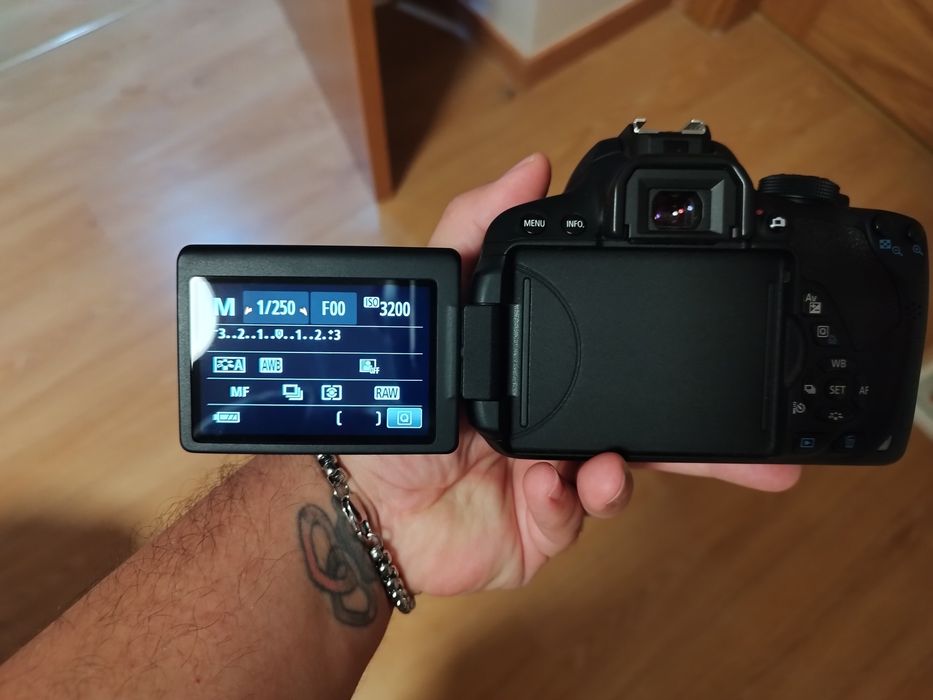 Canon 700D - Muito bom estado