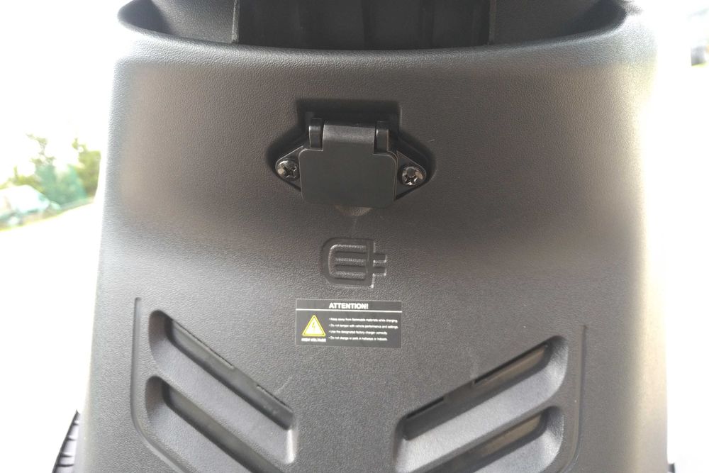 Luyuan MKK Pro Max 72V45Ah | 5200W | 150Km | 80Km/h | C/ Matrícula