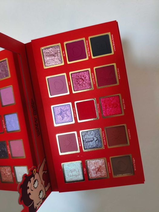 Glamlite boop-oop-a-doop eyeshadow palette